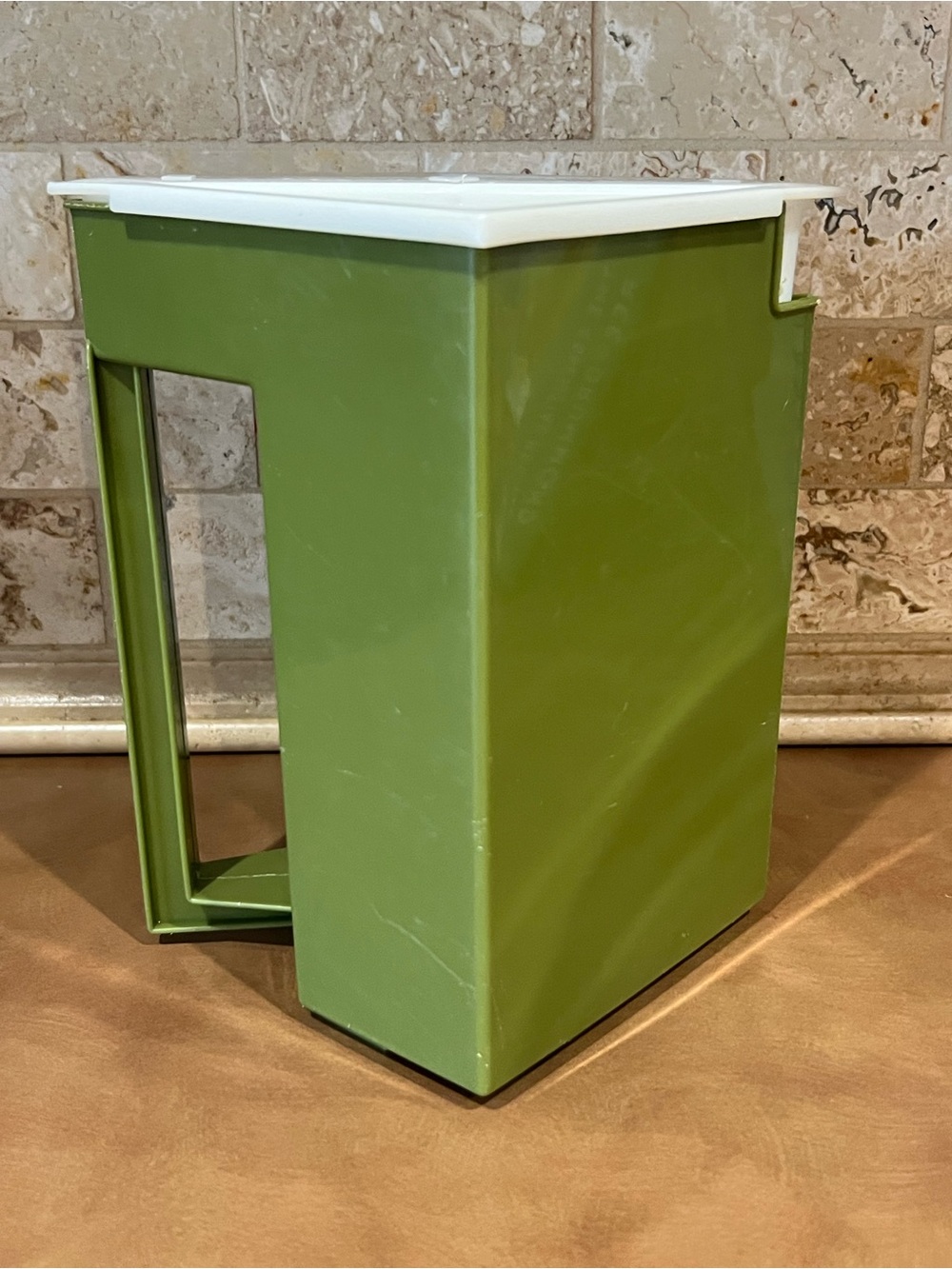 Vintage Rubber Queen Avocado Green Plastic Pitcher with White Lid